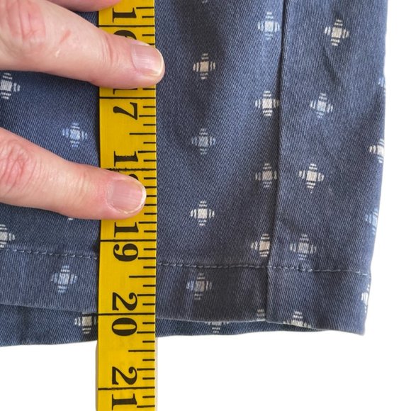 a.n.a. Women's Plus-Size 28 BLUE w/GEOMETRIC  7" Mid Rise Flat-front Chino Short - Picture 8 of 12